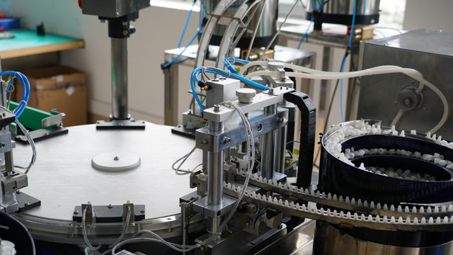 ROTARY mayenin plastik şüşələrə doldurulması.jpg