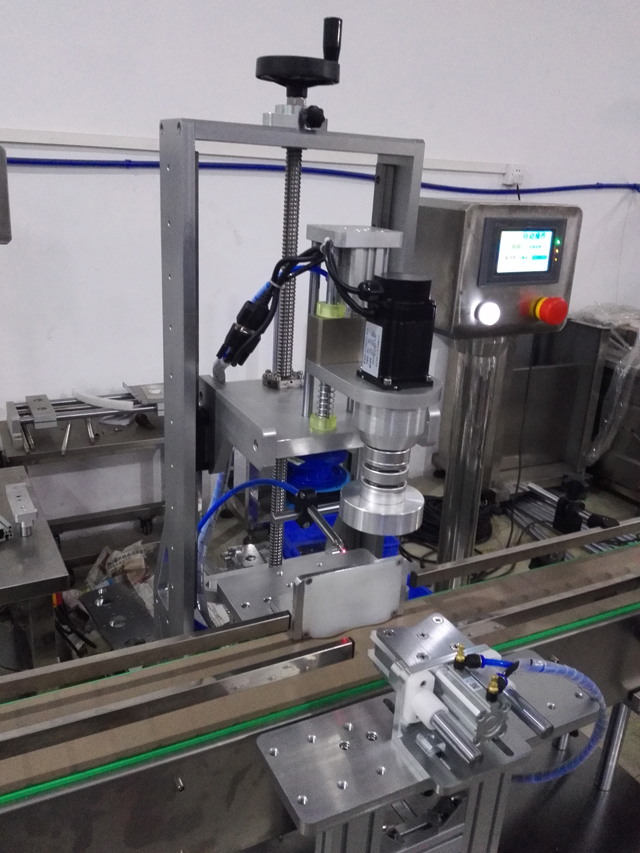 tək baş qapaq maşın jars.jpg