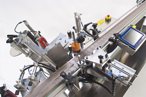 dəyirmi şüşə etiketləmə avadanlığı.jpg