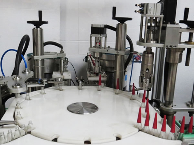 dırnaq lakı doldurulması rotary capping.jpg