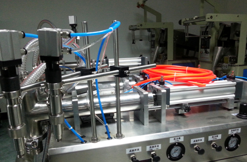 üfüqi maye doldurucu tam pnevmatik.jpg