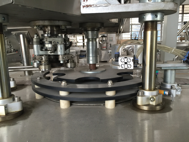 qutuların avtomatik möhürlənməsi hissəsi.jpg