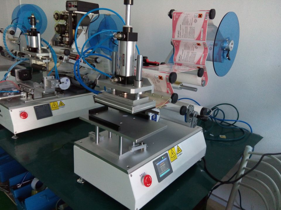 labeling machines Jacob.jpg üçün xüsusi hazırlanmış çanta etiketləmə maşınları