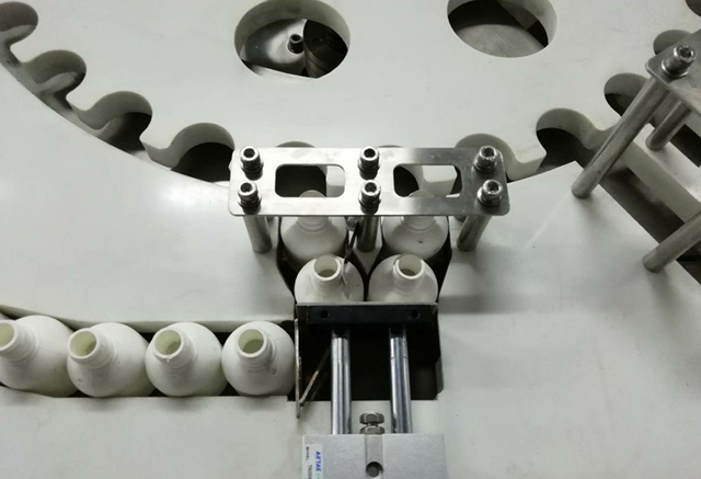 şüşə qidalandırıcı.jpg