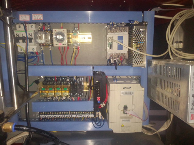 möhürləmə maşınının doldurulması üçün elektrik qutusu.jpg