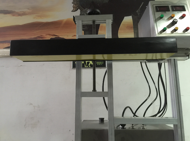 su soyutma induksiya möhürləmə maşınları.jpg