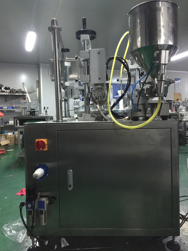 tubes filling ultrasonic sealing machine semi automatic boruların arxa tərəfi möhürləyən maşın.jpg