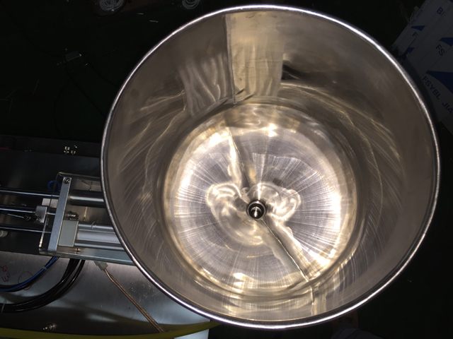 filling hopper for filling sealing ultrasəs möhürləyici filler üçün doldurma çəni.jpg
