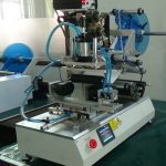 Kodlayıcı ilə Pnevmatik Düz Kvadrat Dəyirmi Şüşə Rolling Etiketləmə Maşını