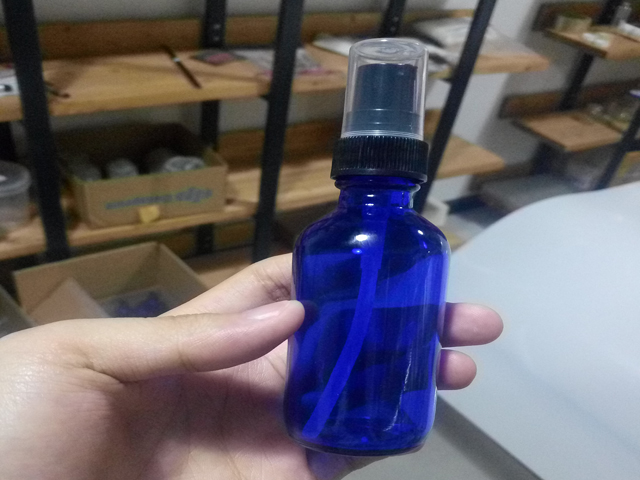 Efir yağ şüşələri.jpg