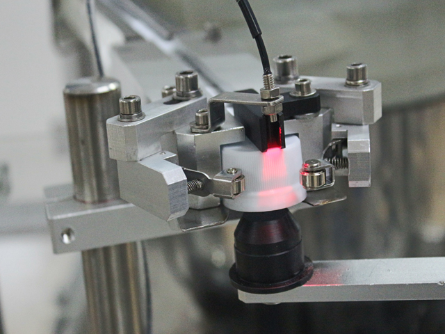 Detallarda maşın qapaqları.jpg