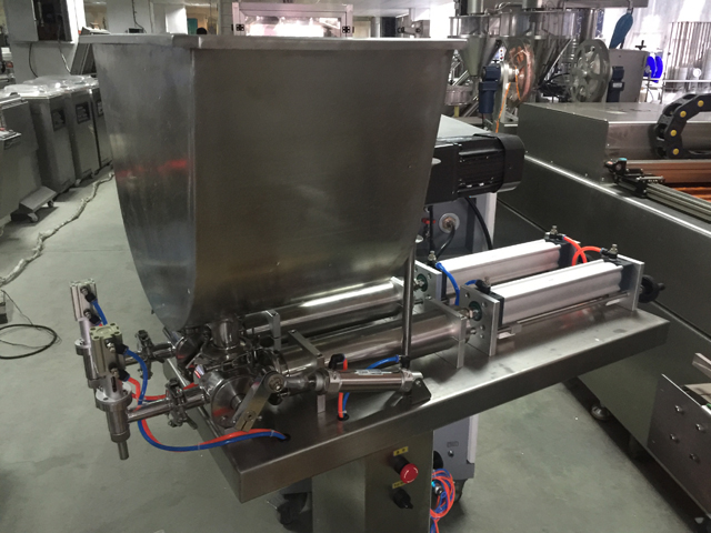 şaquli doldurma maşını nozzles.JPG