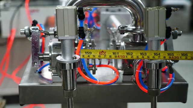 SS Steel.jpg ilə doldurma maşını