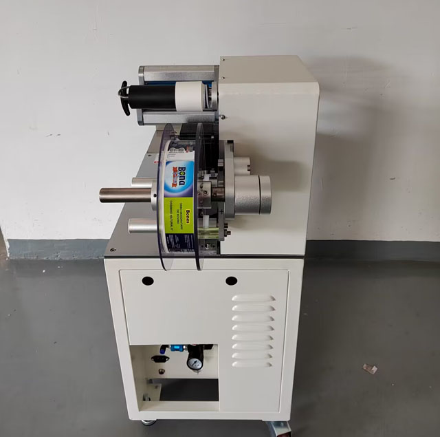 it qidası qablaşdırma etiketçisi (4).jpg