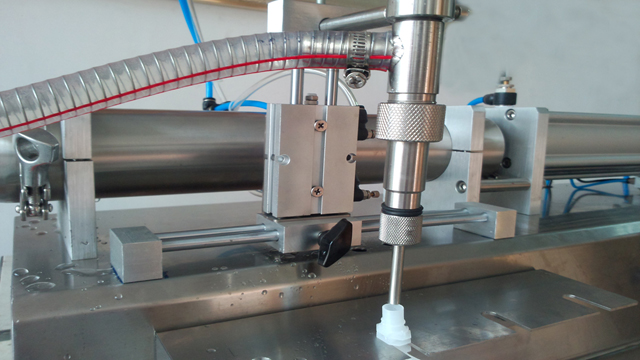 single head filling machine for spout bags with hopper musluk doldurucu.jpg