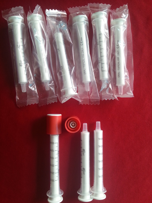 şprislər üçün etiketləmə maşını yarı avtomatik sensor ekran.jp