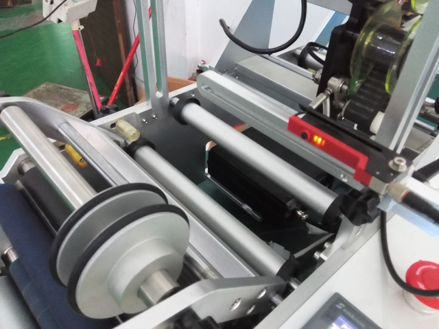 eran yarı avtomatik borular üçün etiketləmə maşını ilə şpris 